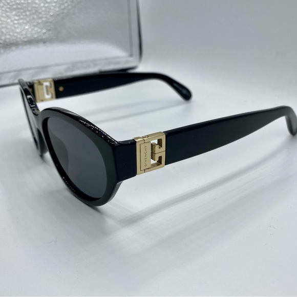 Givenchy Logo Oval Sunglasses, made in 🇮🇹 Italy‼️100% Authentic ‼️ - Picture 7 of 16